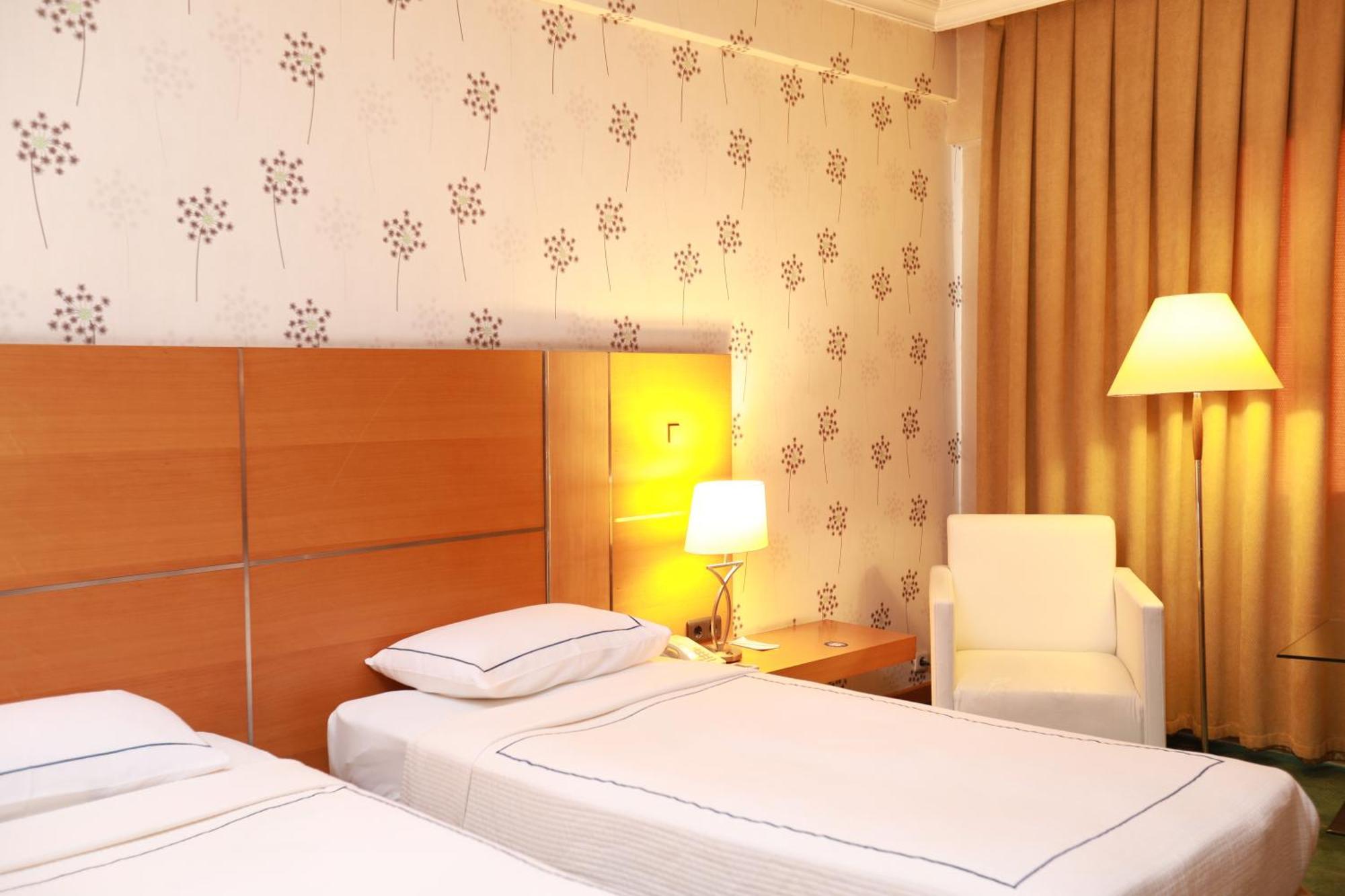 Anemon Grand Manisa Otel מראה חיצוני תמונה