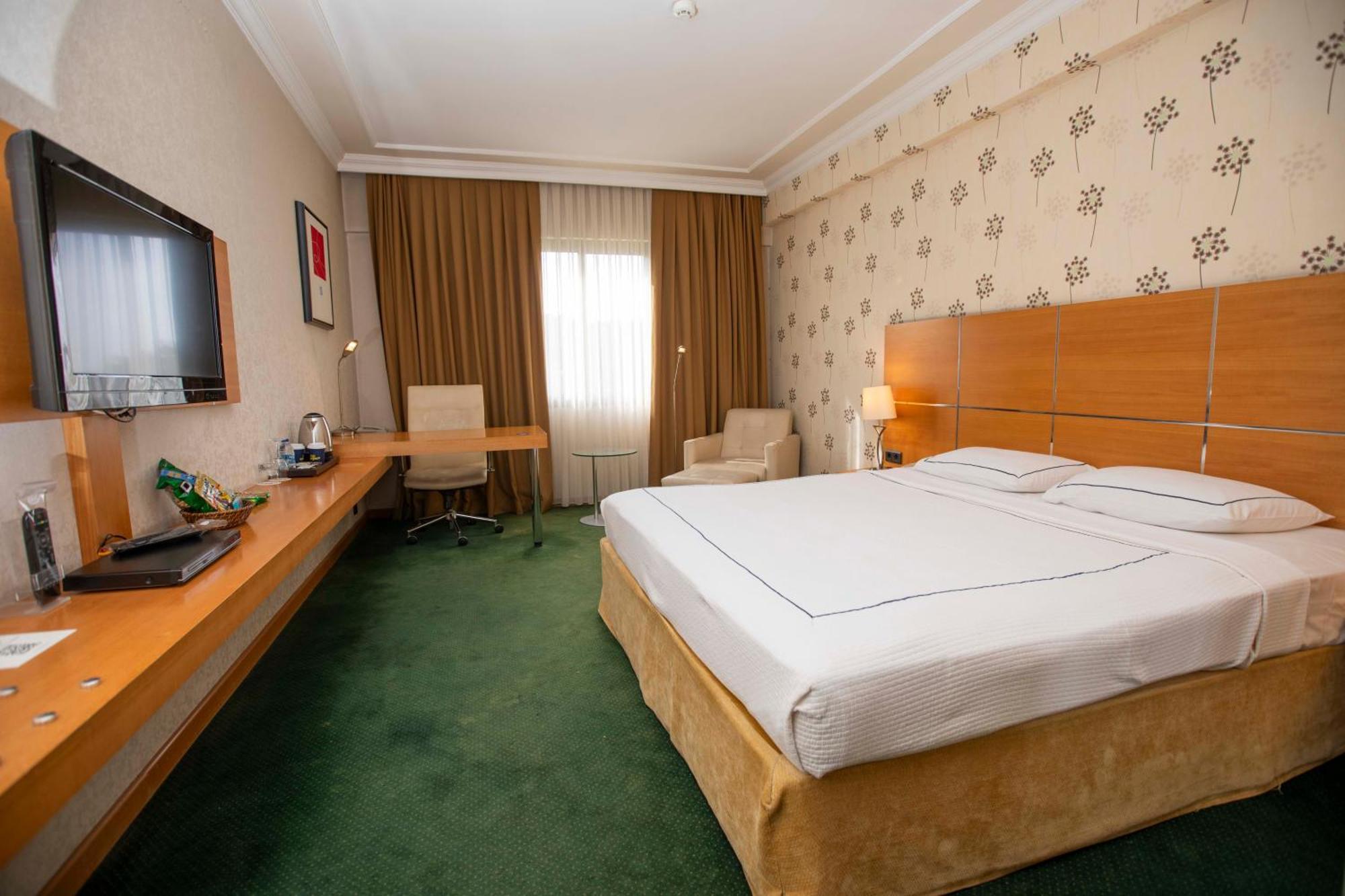 Anemon Grand Manisa Otel מראה חיצוני תמונה