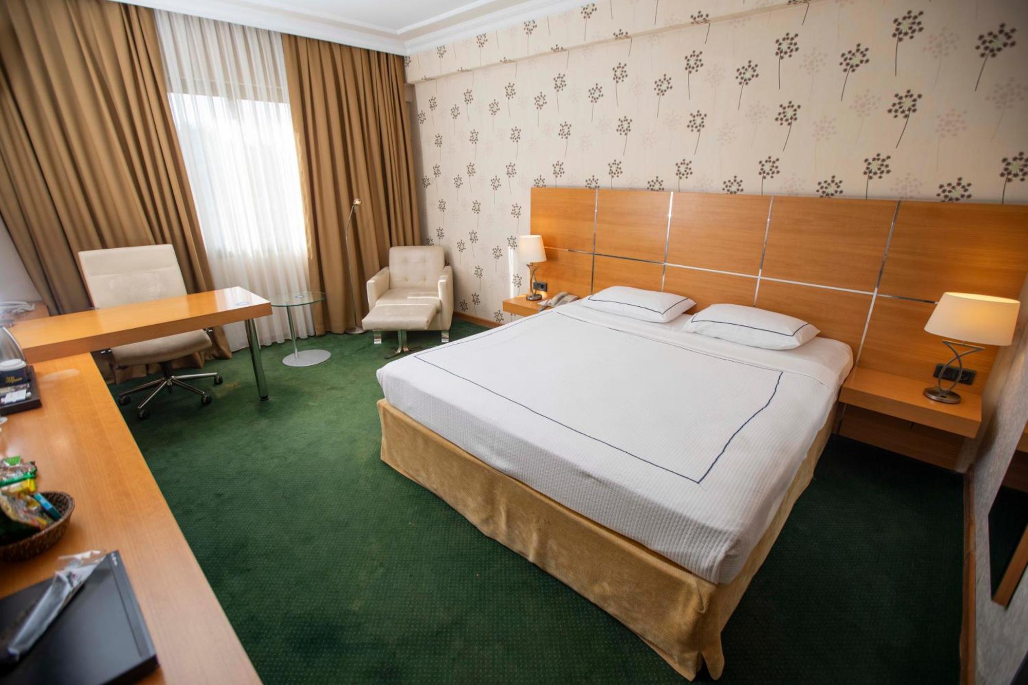 Anemon Grand Manisa Otel מראה חיצוני תמונה