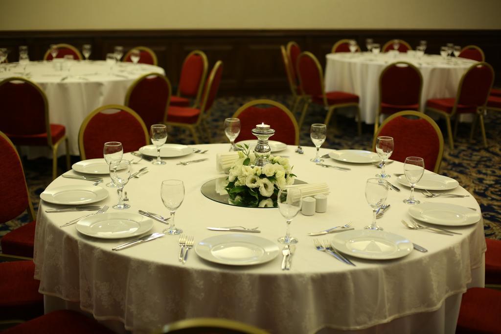 Anemon Grand Manisa Otel מראה חיצוני תמונה