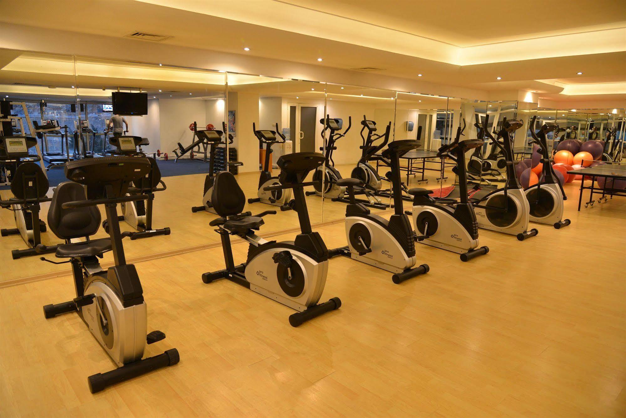 Anemon Grand Manisa Otel מראה חיצוני תמונה