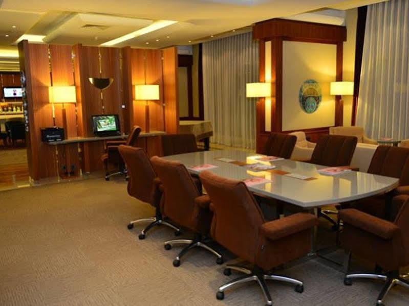 Anemon Grand Manisa Otel מראה חיצוני תמונה