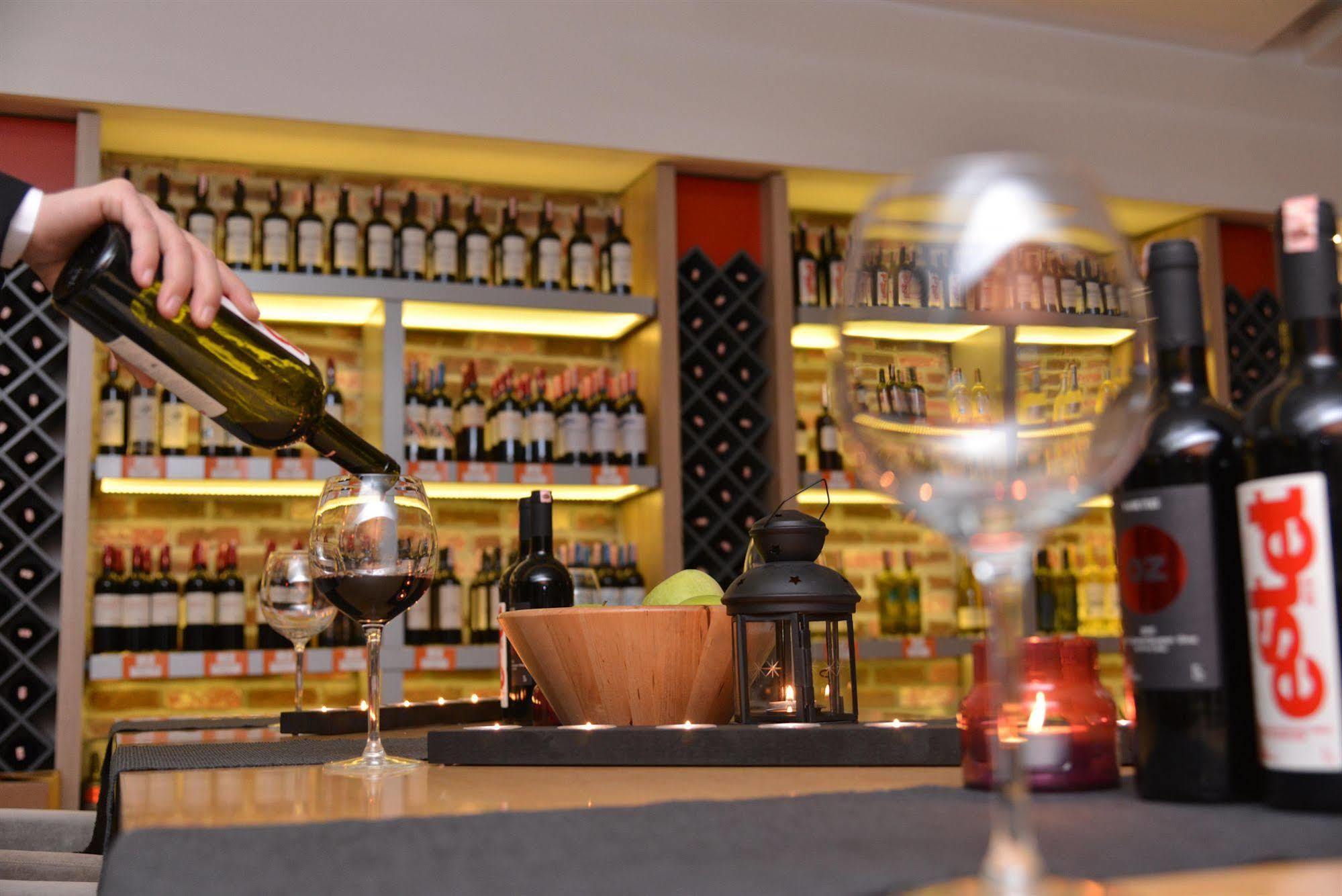 Anemon Grand Manisa Otel מראה חיצוני תמונה